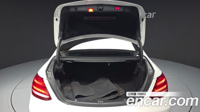 Mercedes-Benz E-Class 2018 — photo 20
