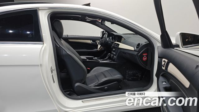 Mercedes-Benz C-Class 2013 — photo 11