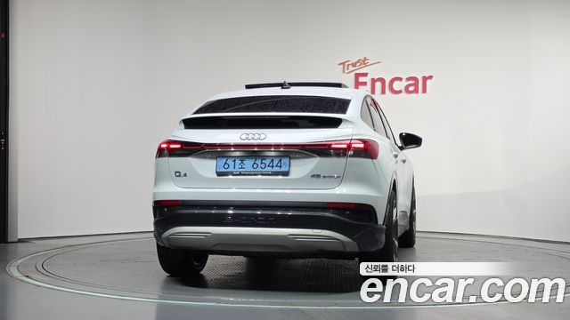 Audi Q4 e-tron 2025 — photo 4