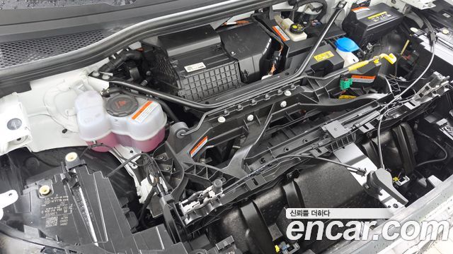Audi Q4 e-tron 2025 — photo 6