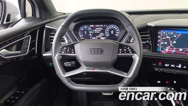 Audi Q4 e-tron 2025 — photo 13