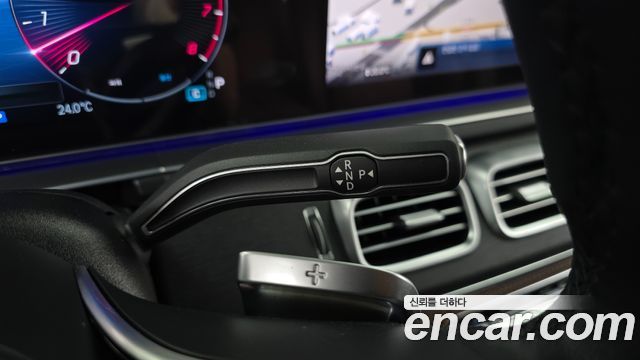 Mercedes-Benz GLE-Class 2024 — photo 12