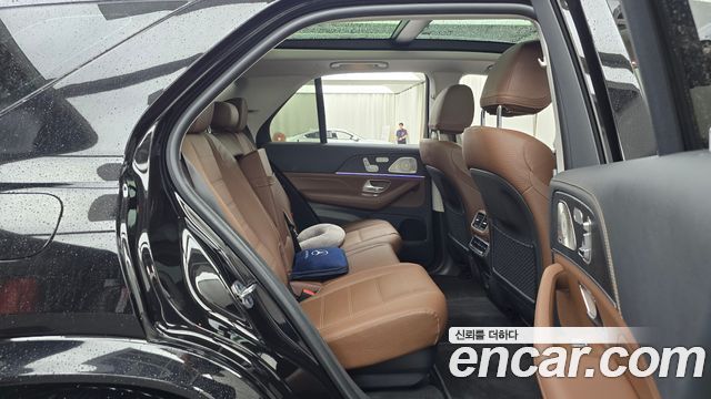 Mercedes-Benz GLE-Class 2024 — photo 17