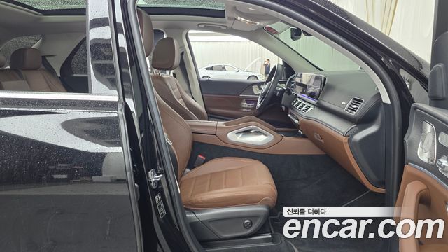 Mercedes-Benz GLE-Class 2024 — photo 16