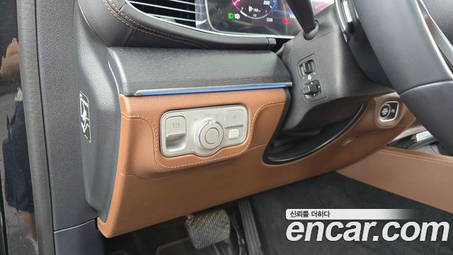 Mercedes-Benz GLE-Class 2024 — photo 27