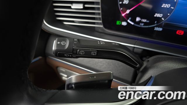 Mercedes-Benz GLE-Class 2024 — photo 28