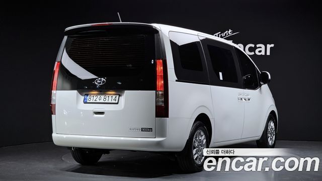 Hyundai Staria 2023 — photo 2