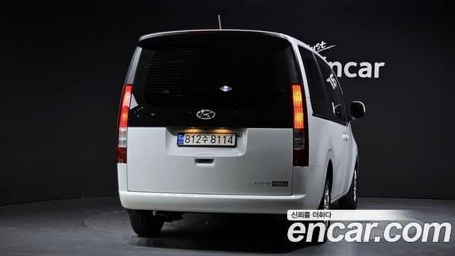 Hyundai Staria 2023 — photo 4