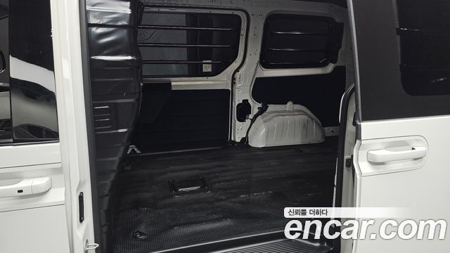 Hyundai Staria 2023 — photo 13