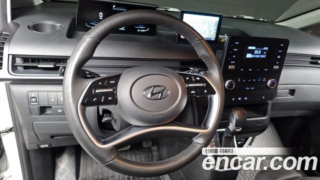 Hyundai Staria 2023 — photo 14