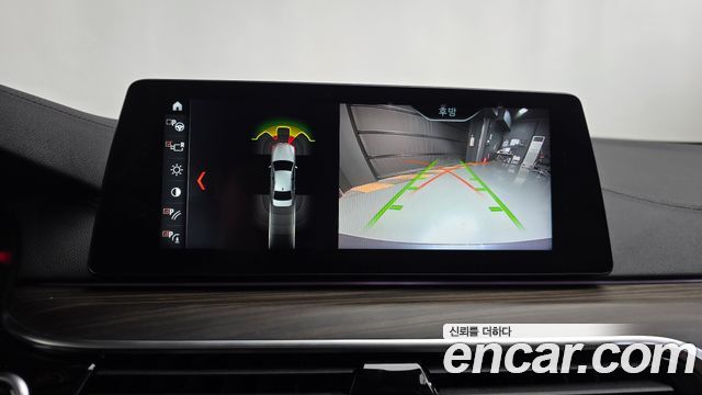 BMW 5-Series 2018 — photo 14