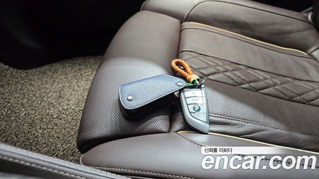 BMW 5-Series 2018 — photo 15