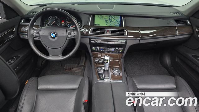 BMW 7-Series 2013 — photo 10