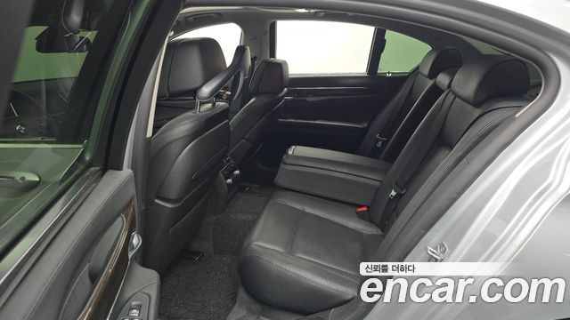 BMW 7-Series 2013 — photo 18
