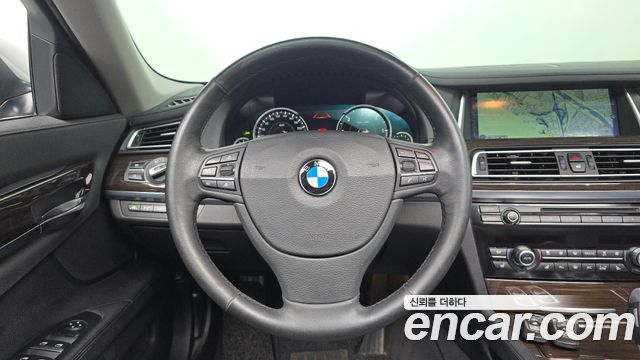 BMW 7-Series 2013 — photo 19