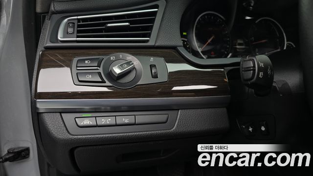 BMW 7-Series 2013 — photo 22