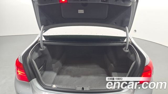BMW 7-Series 2013 — photo 26