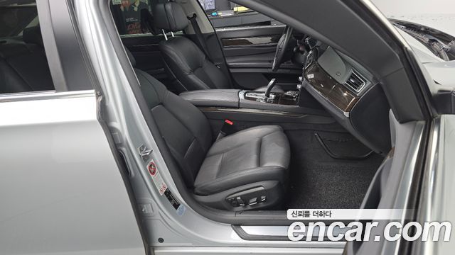 BMW 7-Series 2013 — photo 16