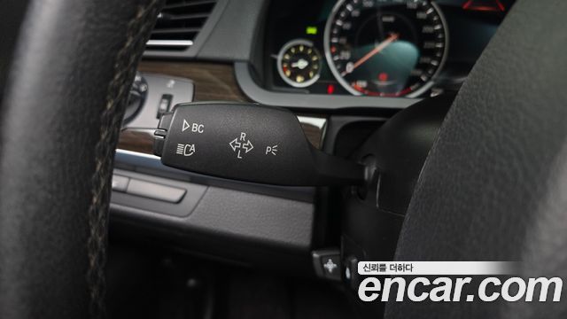 BMW 7-Series 2013 — photo 29