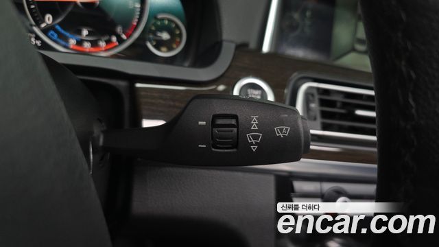 BMW 7-Series 2013 — photo 30