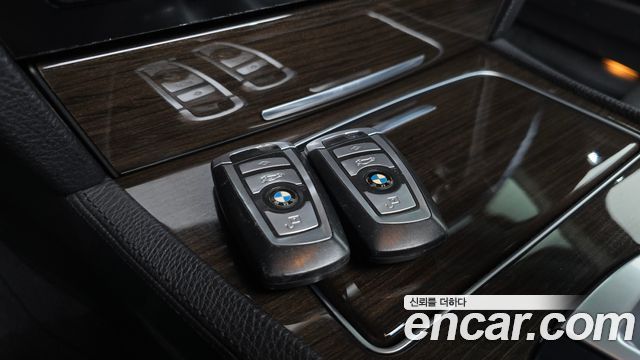 BMW 7-Series 2013 — photo 31