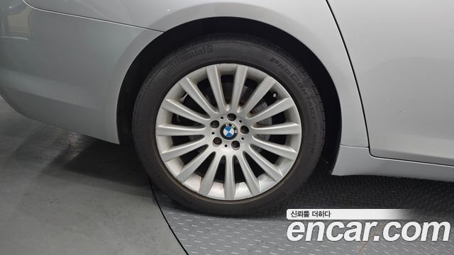 BMW 7-Series 2013 — photo 33