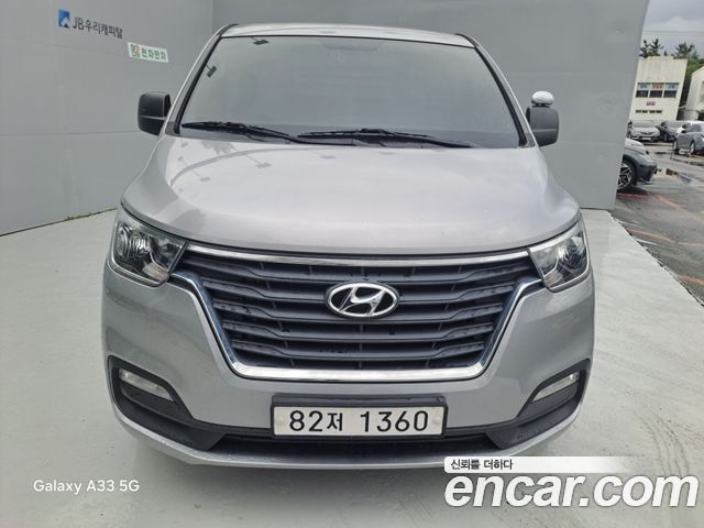 Hyundai Starex 2021 — photo 1