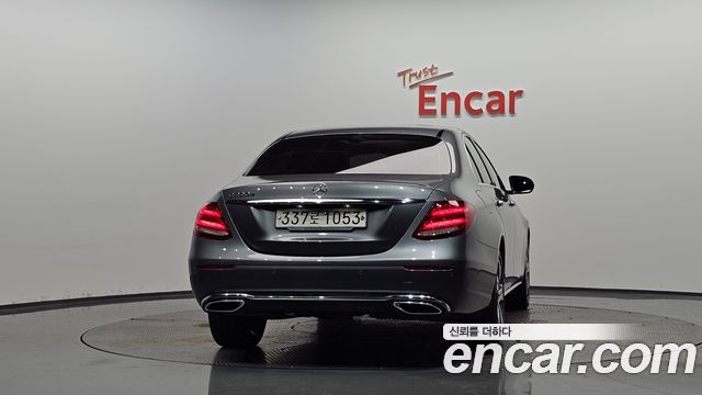 Mercedes-Benz E-Class 2019 — photo 4
