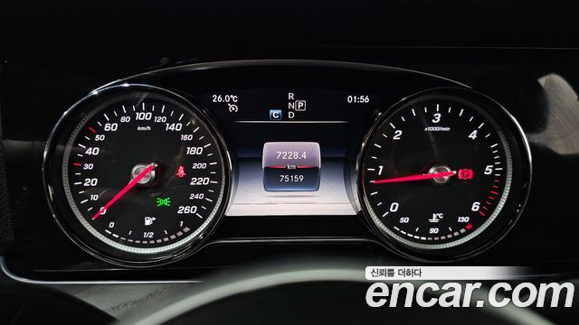 Mercedes-Benz E-Class 2019 — photo 11