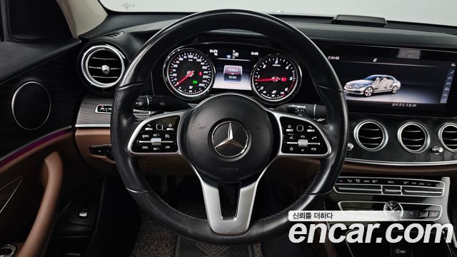 Mercedes-Benz E-Class 2019 — photo 19