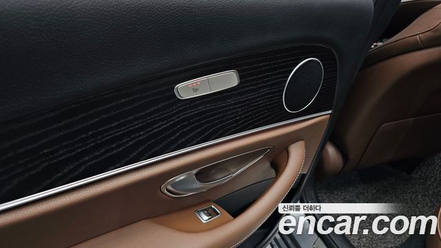 Mercedes-Benz E-Class 2019 — photo 25
