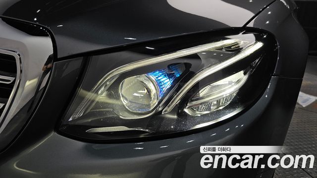 Mercedes-Benz E-Class 2019 — photo 8