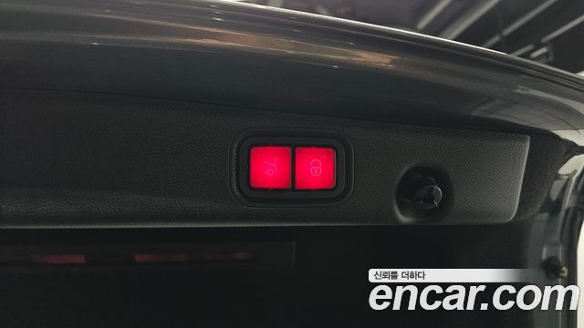 Mercedes-Benz E-Class 2019 — photo 27