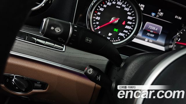 Mercedes-Benz E-Class 2019 — photo 30