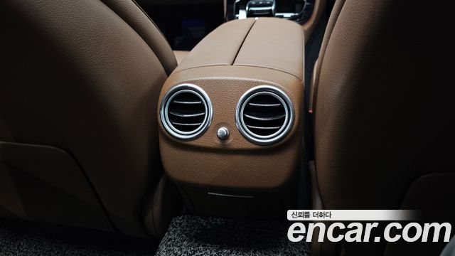 Mercedes-Benz E-Class 2019 — photo 33