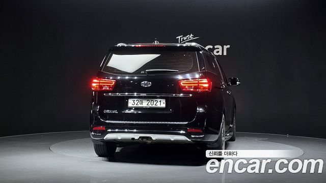Kia Canival 2019 — photo 4