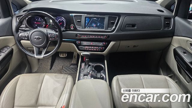 Kia Canival 2019 — photo 7