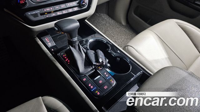 Kia Canival 2019 — photo 9