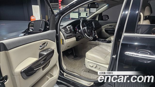 Kia Canival 2019 — photo 10