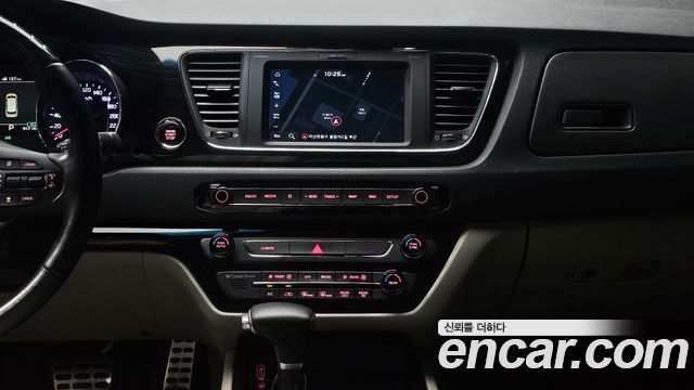 Kia Canival 2019 — photo 14