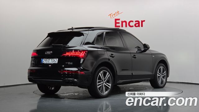 Audi Q5 2023 — photo 2