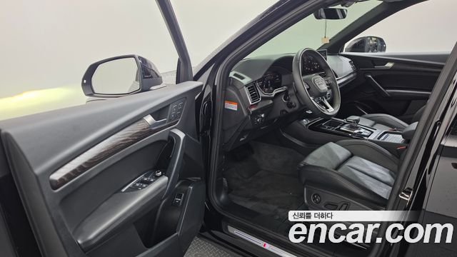 Audi Q5 2023 — photo 13