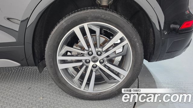 Audi Q5 2023 — photo 7