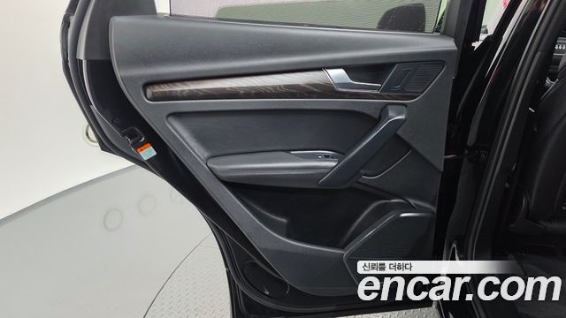 Audi Q5 2023 — photo 15