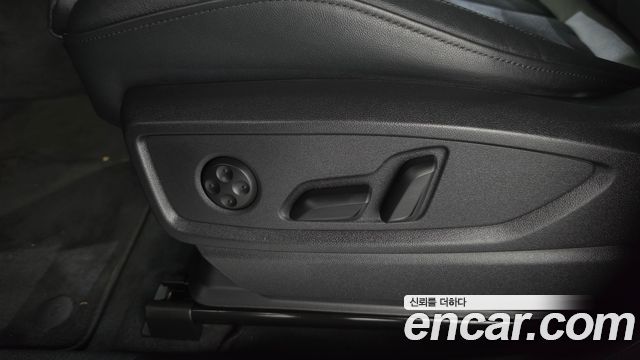 Audi Q5 2023 — photo 31