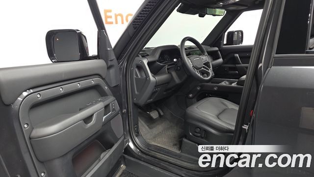 Land Rover Defender 2026 — photo 10