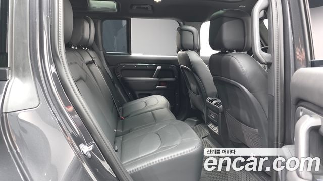 Land Rover Defender 2026 — photo 12