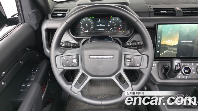 Land Rover Defender 2026 — photo 13