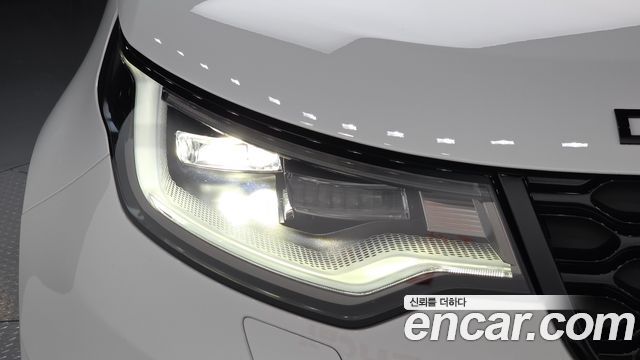 Land Rover Discovery 2025 — photo 8