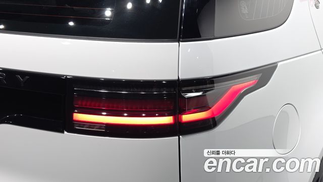 Land Rover Discovery 2025 — photo 9